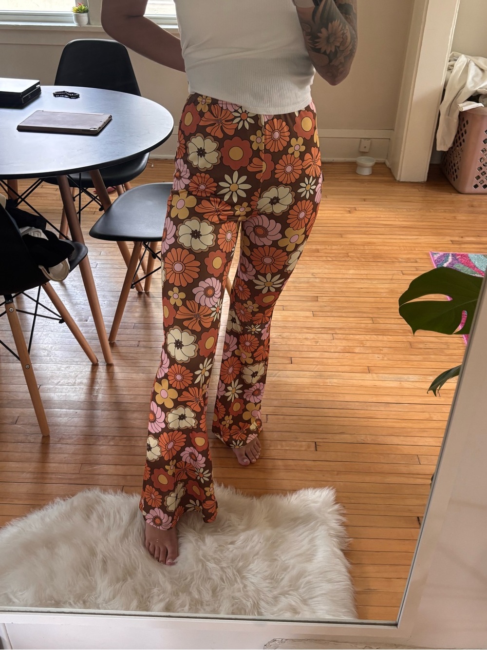 High Waisted 70s Inspired Flare Pants - Picture 3 of 3